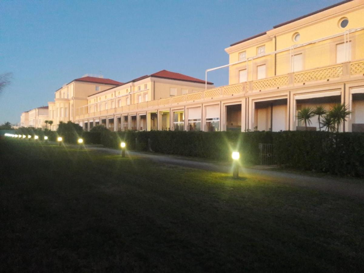 Sea Beach Relax Tirrenia Zewnętrze zdjęcie